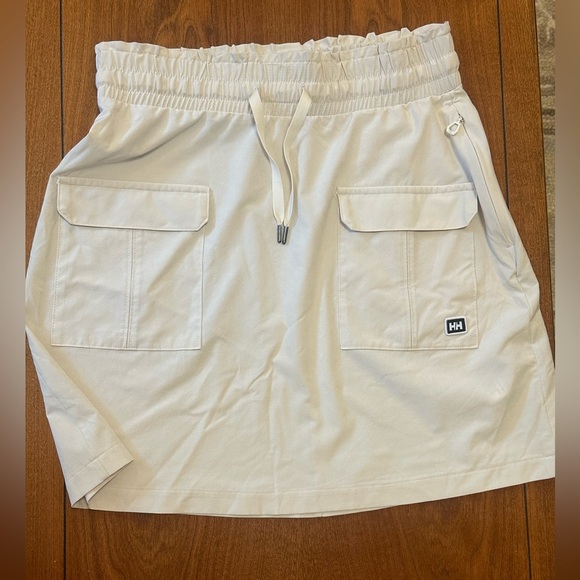 Helly Hansen Utility Cargo Skirt – XS – Beige Drawstring Hiking Skirt - Picture 2 of 6